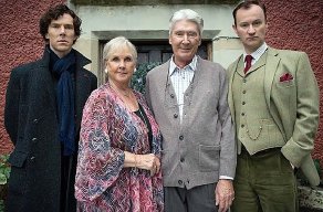 Benedict Cumberbatch, Wanda Ventham, Timothy Carlton & Mark Gatiss in 'Sherlock' (2014)